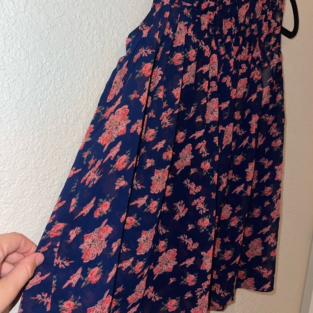 LUCKY Brand Top Sleeveless Smocked Liberty Floral Print Two Back Buttons - Picture 6 of 10